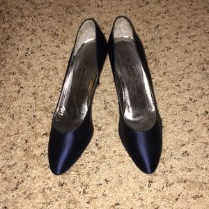 Vintage Bruno Magli navy satin pumps size 8